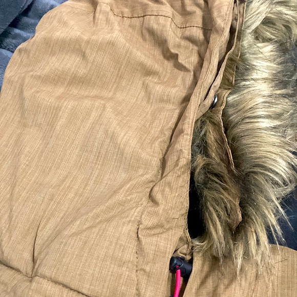 Helly Hansen winter jacket. - Picture 3 of 3